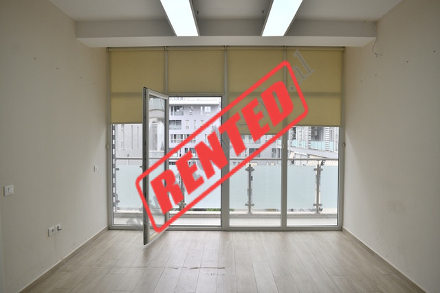 Office spaces for rent in Komuna e Parisit area in Tirana.&nbsp;
The office it is positioned on the
